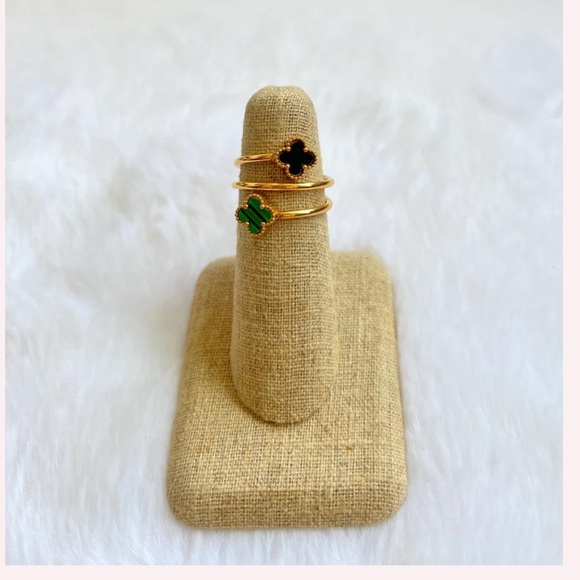 💢Sale💢 18k Real Gold plated Black Clover Ring with green - Picture 4 of 7